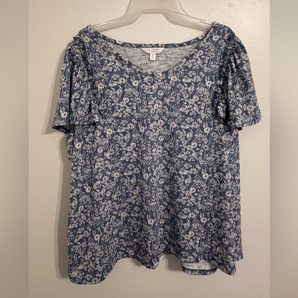 LC Lauren Conrad Blue and White Fitted Short Sleeve Blouse
